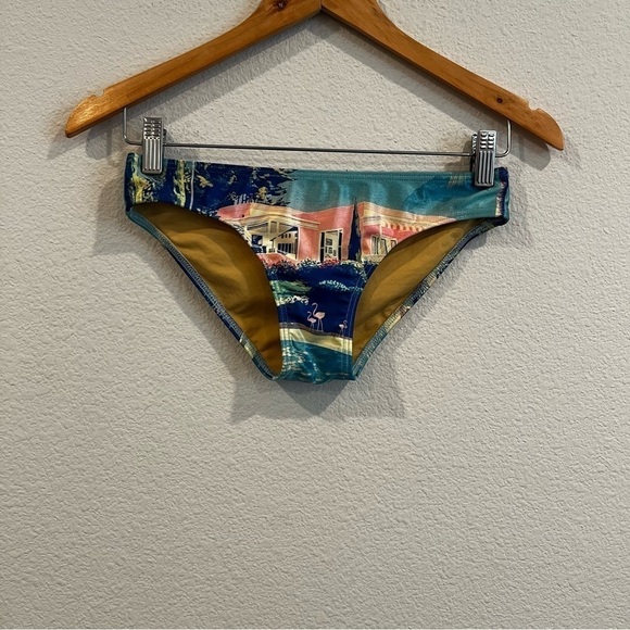 We are handsome bikini bottom low rise pink building and flamingo size xsmall - Picture 1 of 5